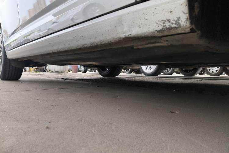 Used Volkswagen Sagitar 2021 280TSI DSG Luxury Smart Connectivity Edition Right Side Sill