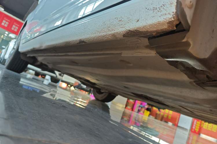 Used Volkswagen Sagitar 2021 280TSI DSG Excellence Edition Right Side Sill