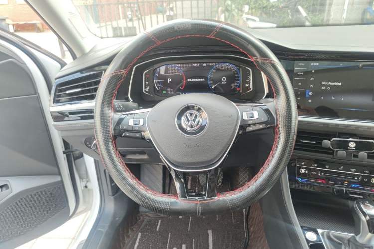 Used Volkswagen Sagitar 2021 280TSI DSG Luxury Smart Connectivity Edition Steering Wheel