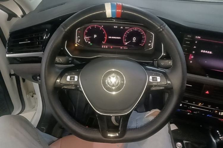 Used Volkswagen Sagitar 2021 280TSI DSG Luxury Smart Connectivity Edition Steering Wheel