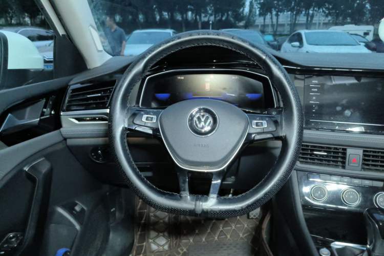 Used Volkswagen Sagitar 2021 280TSI DSG Comfort Connect Edition Steering Wheel