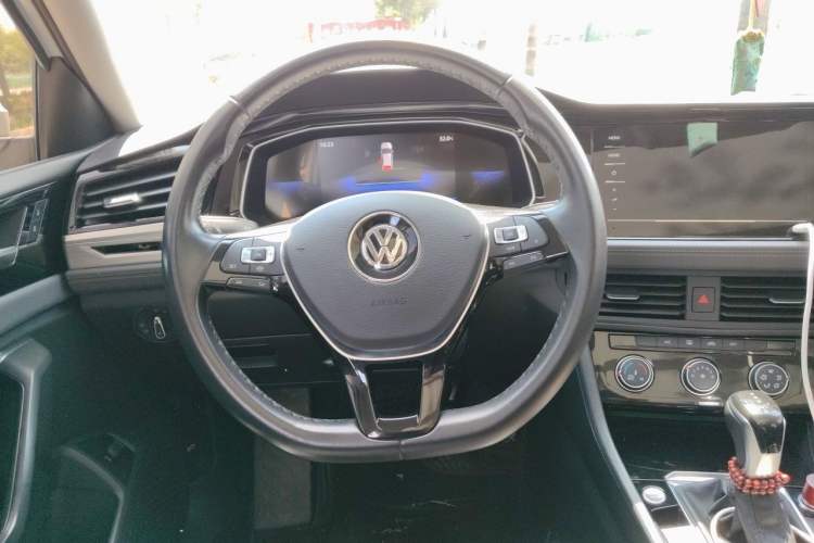 Used Volkswagen Sagitar 2021 280TSI DSG 30th Anniversary Edition Steering Wheel