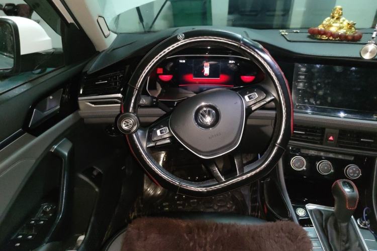 Used Volkswagen Sagitar 2021 280TSI DSG 30th Anniversary Edition Steering Wheel
