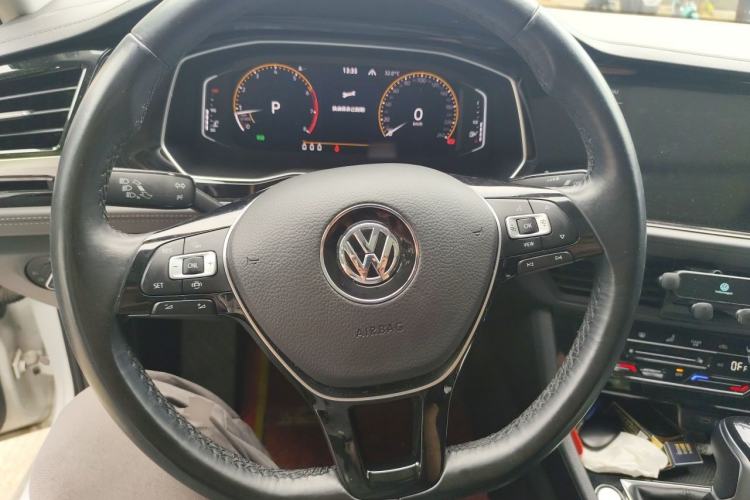 Used Volkswagen Sagitar 2021 280TSI DSG Luxury Smart Connectivity Edition Steering Wheel