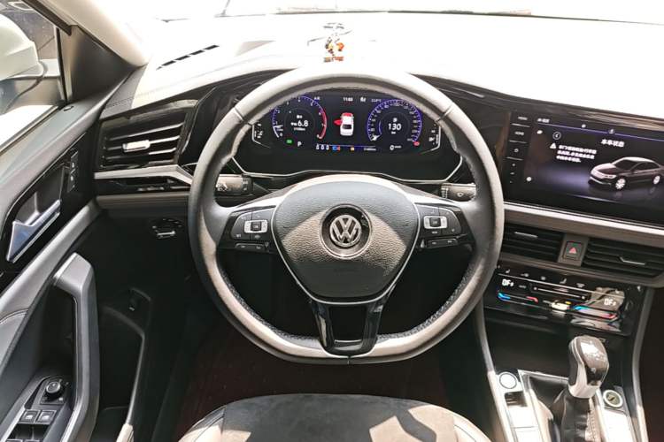 Used Volkswagen Sagitar 2021 280TSI DSG Excellence Edition Steering Wheel