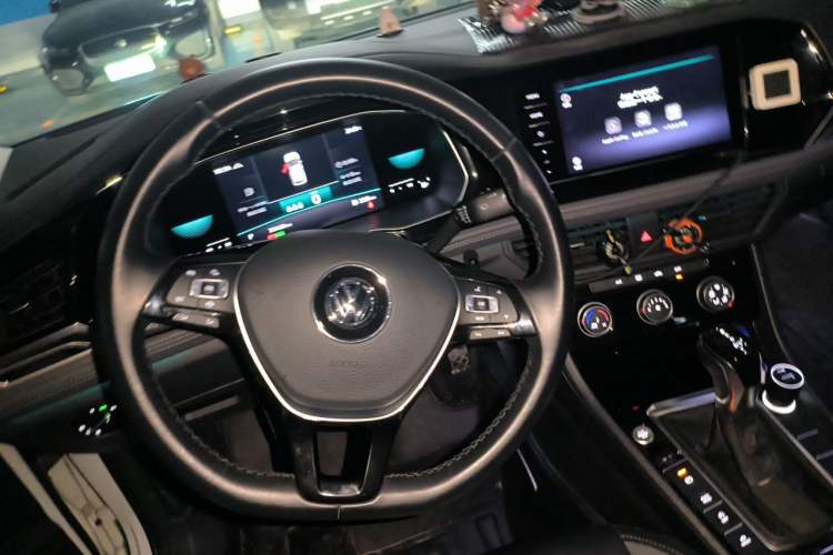 Used Volkswagen Sagitar 2021 200TSI DSG Comfort Connect Edition Steering Wheel
