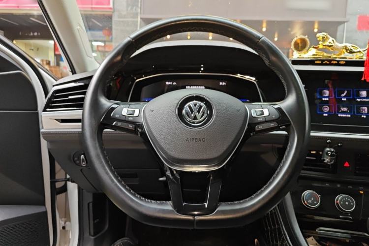 Used Volkswagen Sagitar 2021 280TSI DSG 30th Anniversary Edition Steering Wheel