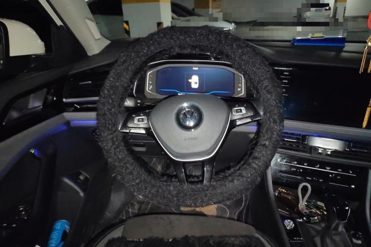 Used Volkswagen Sagitar 2021 280TSI DSG Luxury Smart Connectivity Edition Steering Wheel