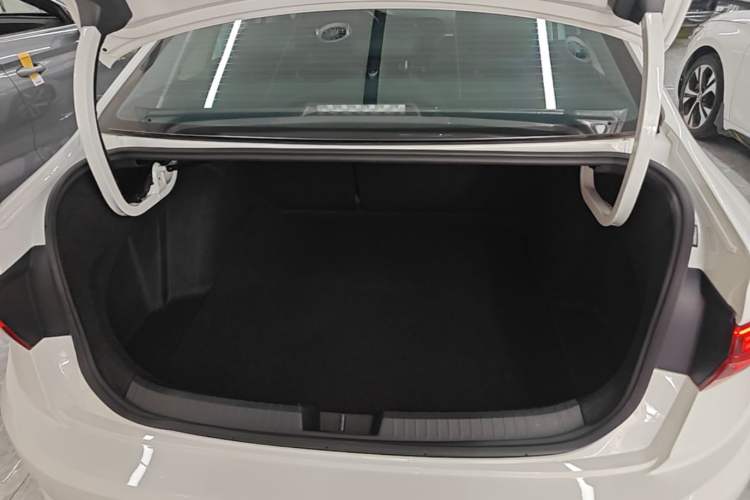 Used Volkswagen Sagitar 2021 280TSI DSG Excellence Edition Trunk