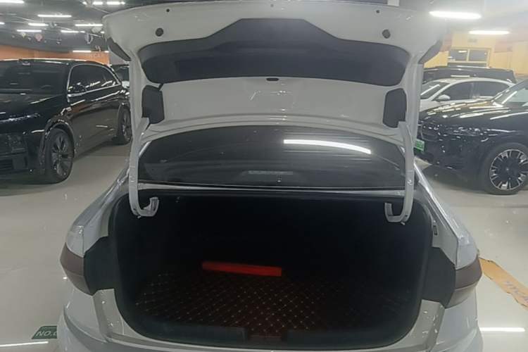 Used Volkswagen Sagitar 2021 280TSI DSG Luxury Smart Connectivity Edition Trunk