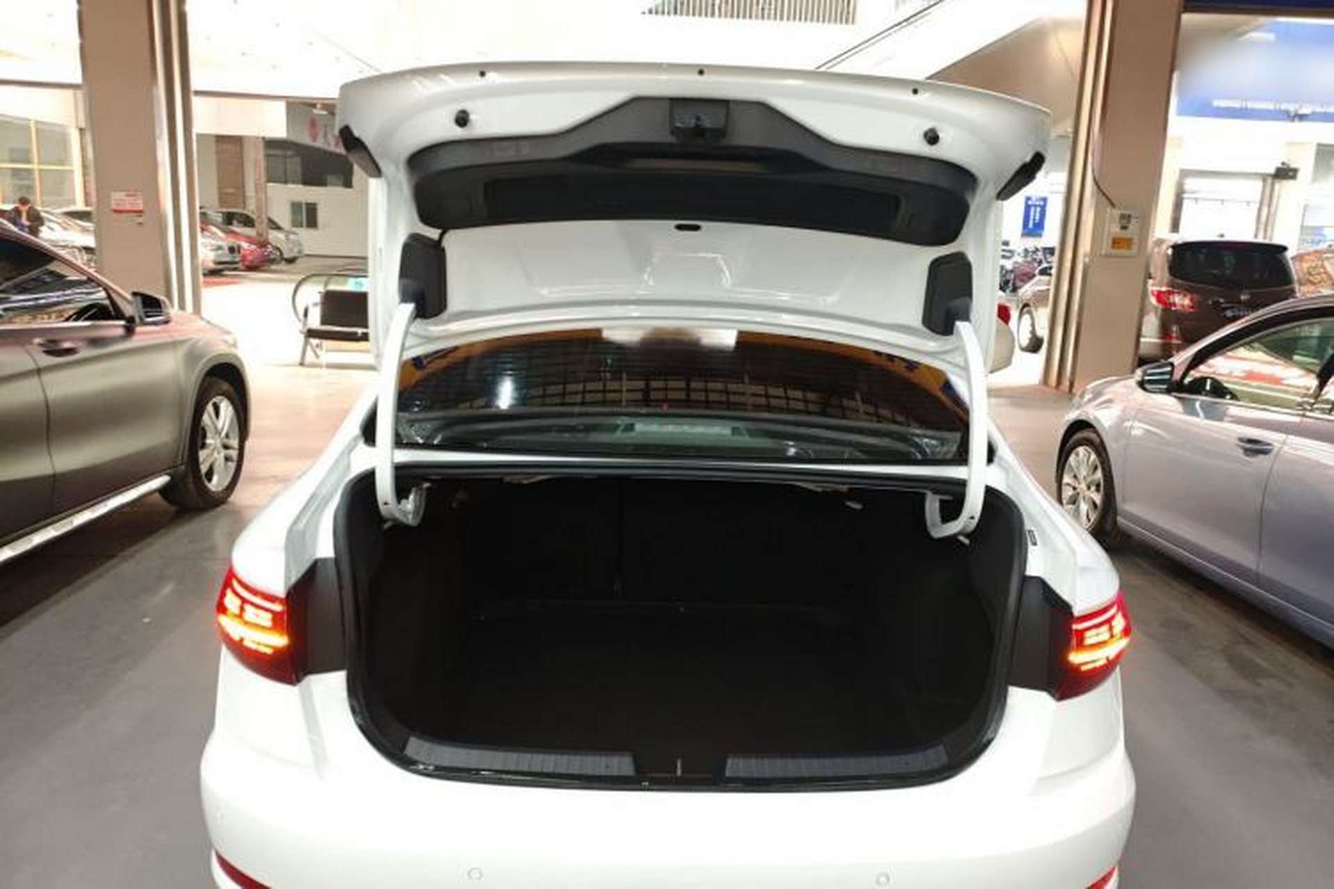 Used Volkswagen Sagitar 2021 280TSI DSG Excellence Edition Trunk