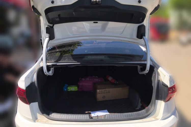 Used Volkswagen Sagitar  Trunk