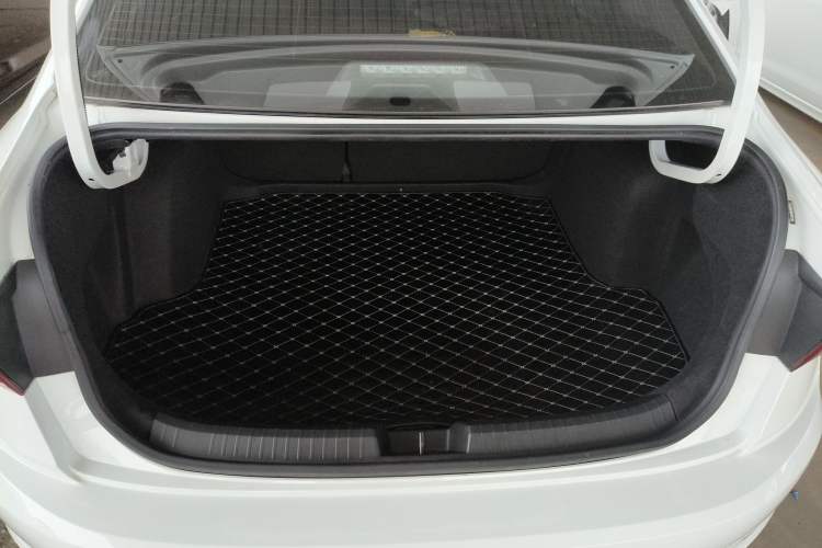 Used Volkswagen Sagitar 2021 280TSI DSG Luxury Smart Connectivity Edition Trunk