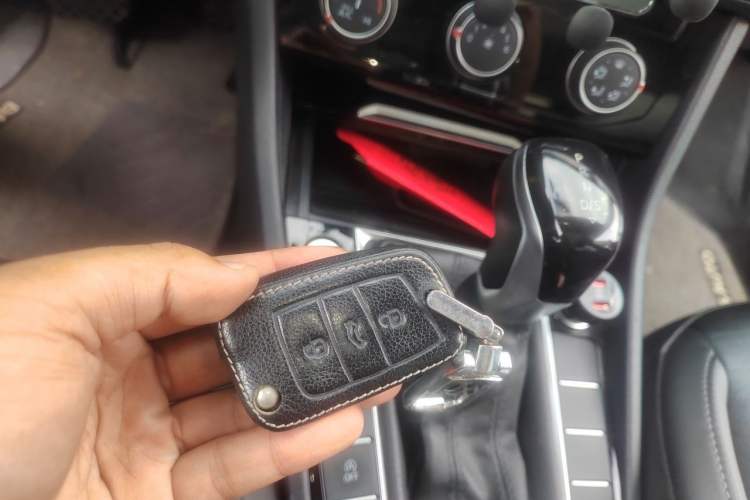 Used Volkswagen Sagitar 2021 200TSI DSG Excellence Edition Vehicle Key