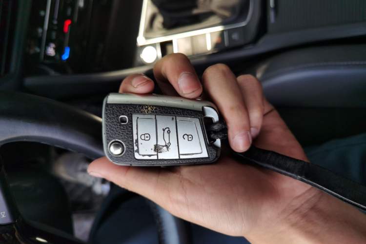 Used Volkswagen Sagitar 2021 280TSI DSG Luxury Smart Connectivity Edition Vehicle Key