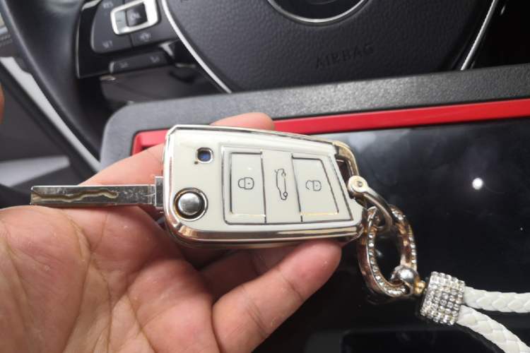 Used Volkswagen Sagitar 2021 280TSI DSG Excellence Edition Vehicle Key