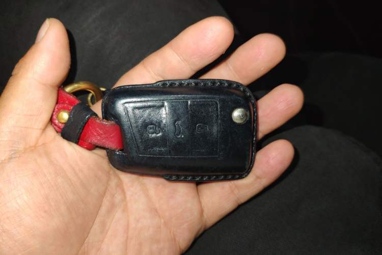 Used Volkswagen Sagitar 2021 280TSI DSG Luxury Smart Connectivity Edition Vehicle Key
