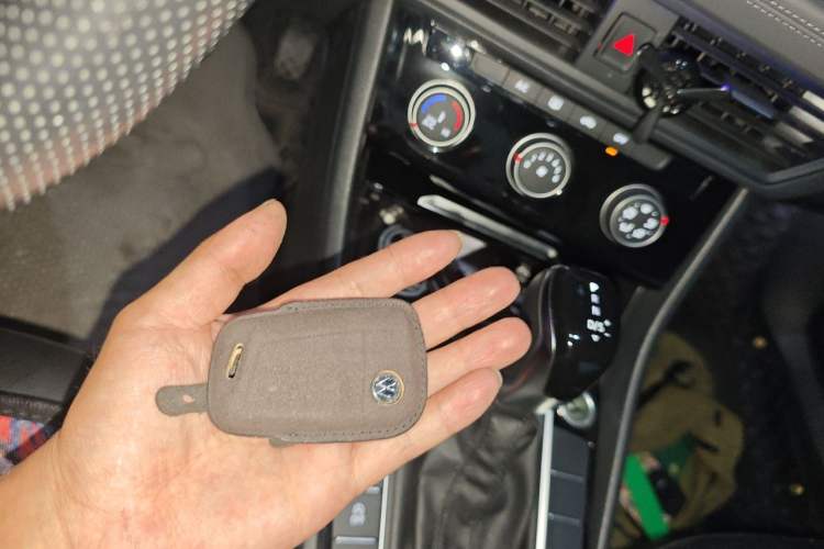 Used Volkswagen Sagitar 2021 200TSI DSG Comfort Connect Edition Vehicle Key