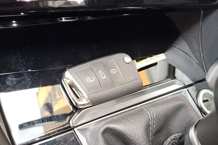 Used Volkswagen Sagitar 2021 200TSI DSG Excellence Edition Vehicle Key