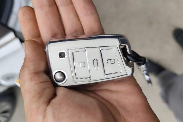 Used Volkswagen Sagitar 2021 280TSI DSG Luxury Smart Connectivity Edition Vehicle Key