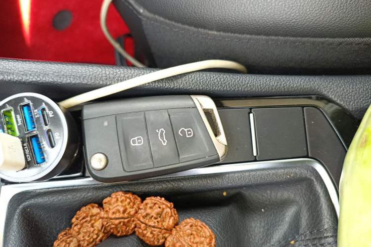 Used Volkswagen Sagitar 2021 280TSI DSG Luxury Smart Connectivity Edition Vehicle Key