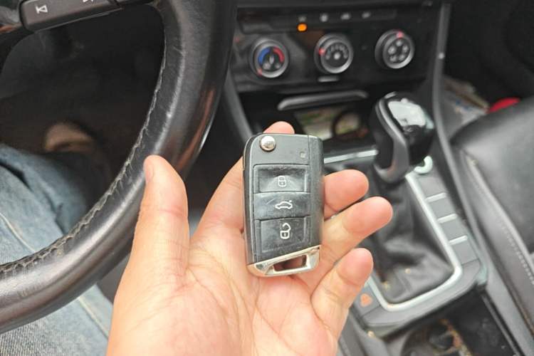 Used Volkswagen Sagitar 2021 280TSI DSG Comfort Connect Edition Vehicle Key