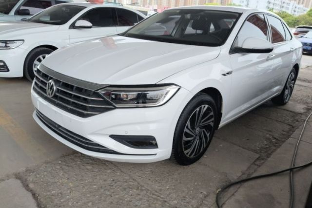 Ojetý Volkswagen Sagitar 2021 280TSI DSG Luxury Smart Connectivity Edition