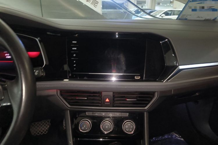 Used Volkswagen Sagitar 2021 280TSI DSG Excellence Edition Audio And AC Panel