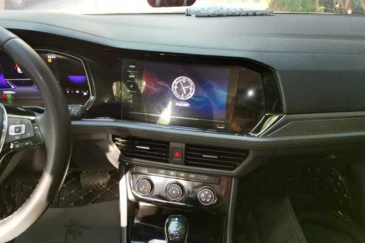 Used Volkswagen Sagitar 2021 200TSI DSG Comfort Connect Edition Audio And AC Panel