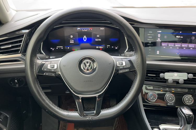 Used Volkswagen Sagitar 2021 280TSI DSG Comfort Connect Edition Audio And AC Panel