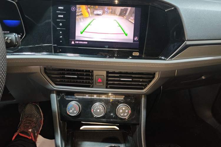 Used Volkswagen Sagitar 2021 280TSI DSG Comfort Connect Edition Audio And AC Panel
