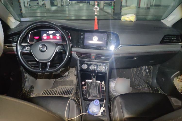 Used Volkswagen Sagitar 2021 280TSI DSG 30th Anniversary Edition Center Console