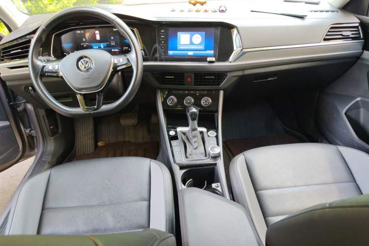 Used Volkswagen Sagitar 2021 280TSI DSG Comfort Connect Edition Center Console