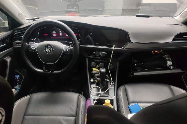 Used Volkswagen Sagitar 2021 280TSI DSG Comfort Connect Edition Center Console