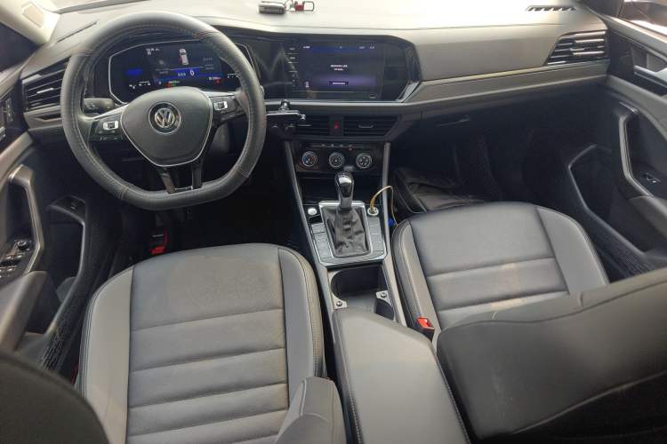 Used Volkswagen Sagitar 2021 200TSI DSG Excellence Edition Center Console