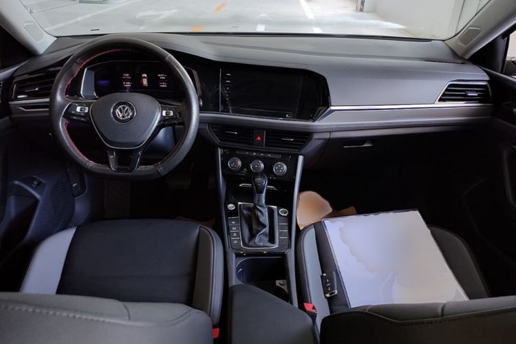 Used Volkswagen Sagitar 2021 280TSI DSG Comfort Connect Edition Center Console