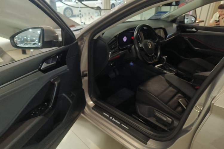 Used Volkswagen Sagitar 2021 280TSI DSG Excellence Edition Driver Seat