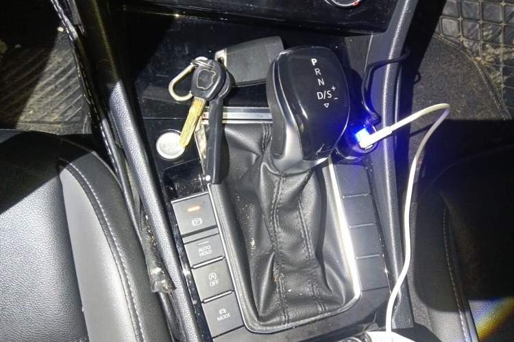 Used Volkswagen Sagitar 2021 280TSI DSG Comfort Connect Edition Gear Lever