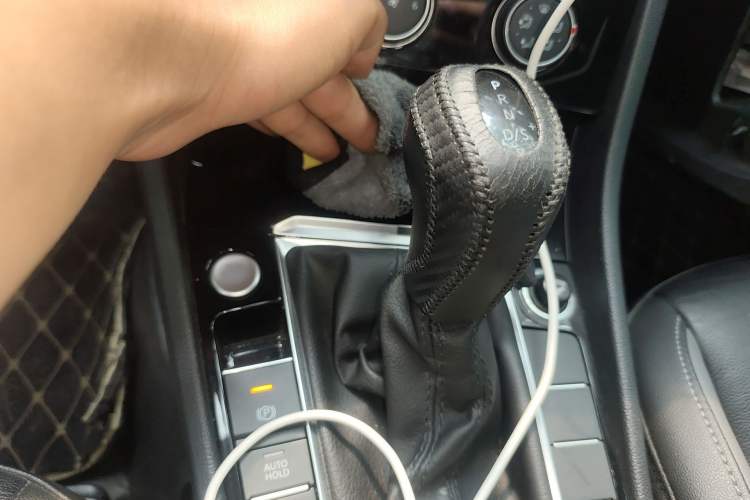 Used Volkswagen Sagitar 2021 280TSI DSG Comfort Connect Edition Gear Lever