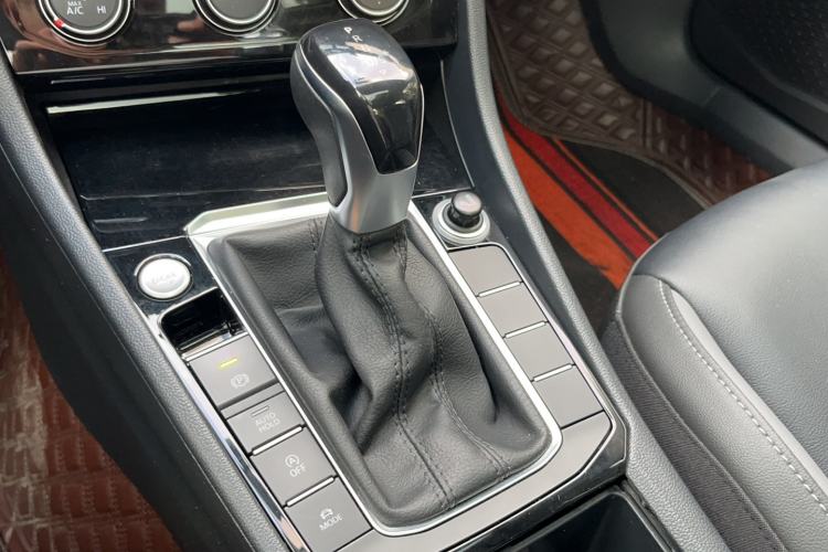 Used Volkswagen Sagitar 2021 280TSI DSG Comfort Connect Edition Gear Lever