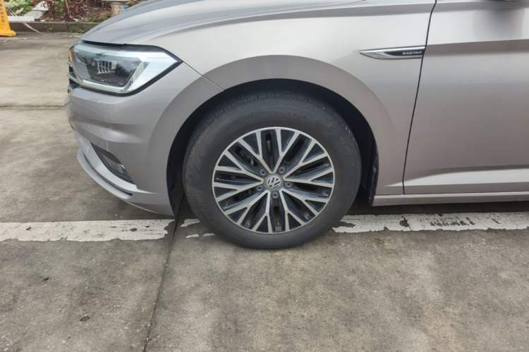 Used Volkswagen Sagitar 2021 280TSI DSG Comfort Connect Edition Left Front Wheel Hub