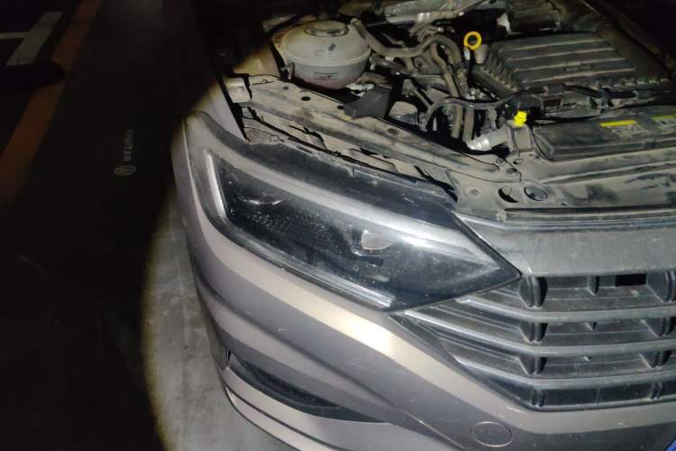 Used Volkswagen Sagitar 2021 280TSI DSG 30th Anniversary Edition Right Front Headlight
