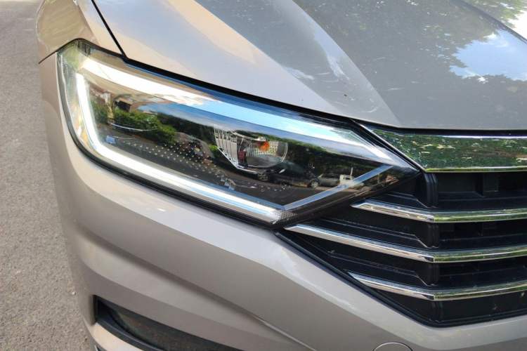 Used Volkswagen Sagitar 2021 280TSI DSG Comfort Connect Edition Right Front Headlight