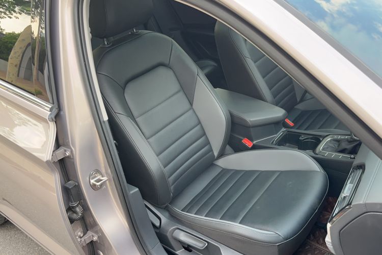 Used Volkswagen Sagitar 2021 280TSI DSG Comfort Connect Edition Right Front Seat