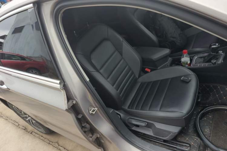 Used Volkswagen Sagitar 2021 280TSI DSG Comfort Connect Edition Right Front Seat