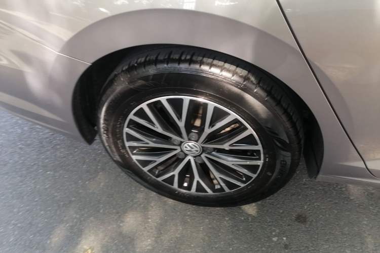 Used Volkswagen Sagitar 2021 280TSI DSG Comfort Connect Edition Right Rear Wheel Hub