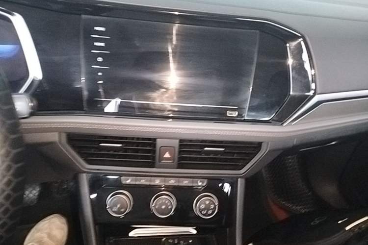 Used Volkswagen Sagitar 2022 280TSI DSG Excellence Edition Audio And AC Panel