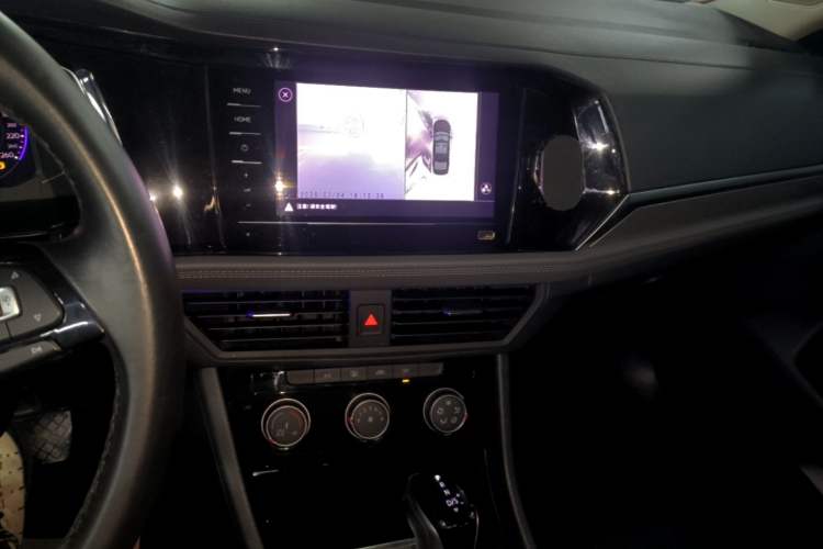 Used Volkswagen Sagitar 2022 280TSI DSG Flyover Edition Audio And AC Panel