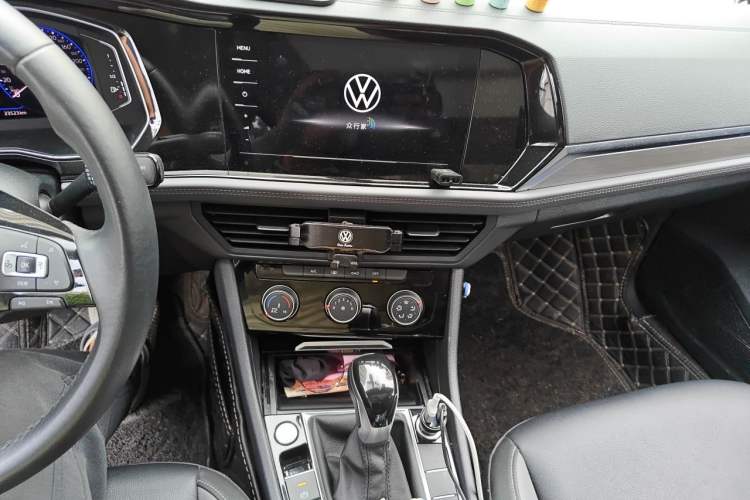 Used Volkswagen Sagitar 2022 280TSI DSG Flyover Edition Audio And AC Panel