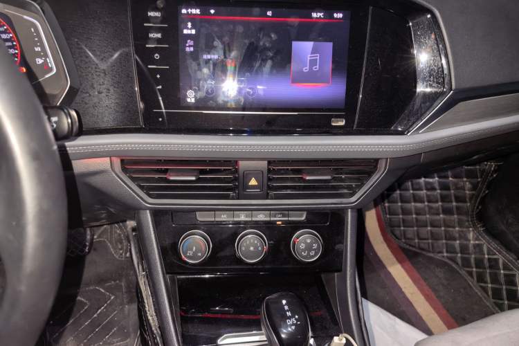 Used Volkswagen Sagitar 2022 280TSI DSG Flyover Edition Audio And AC Panel